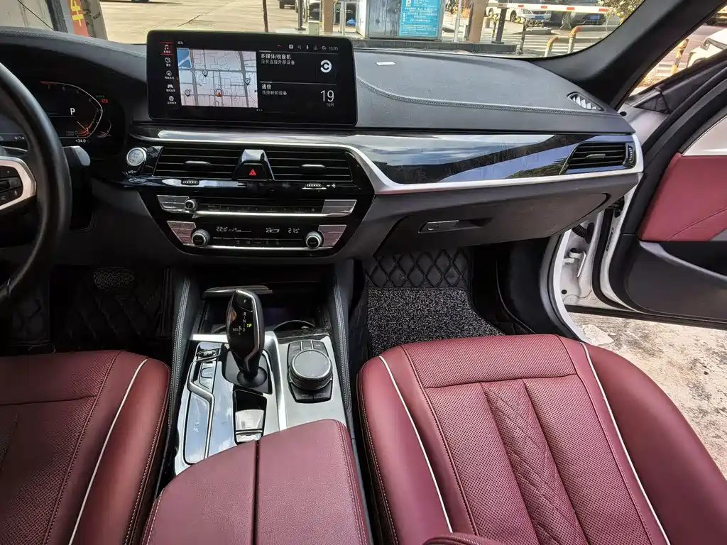 BMW 5 Series — миниатюра 16