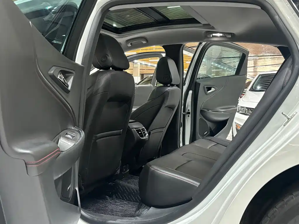Chevrolet Malibu XL — миниатюра 9