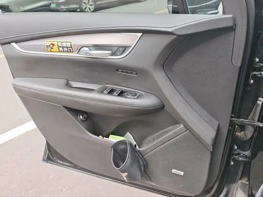 Cadillac XT6 — миниатюра 7