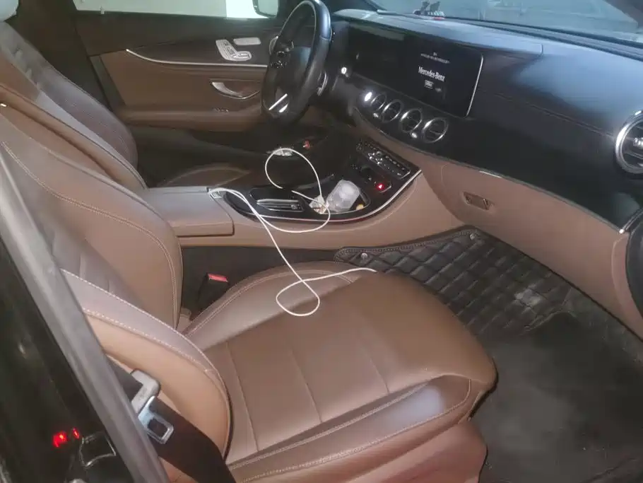 Mercedes-Benz E-Class — миниатюра 8