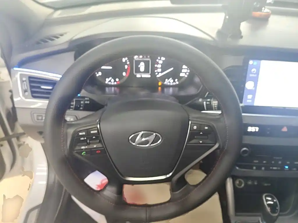 Hyundai Sonata — миниатюра 11