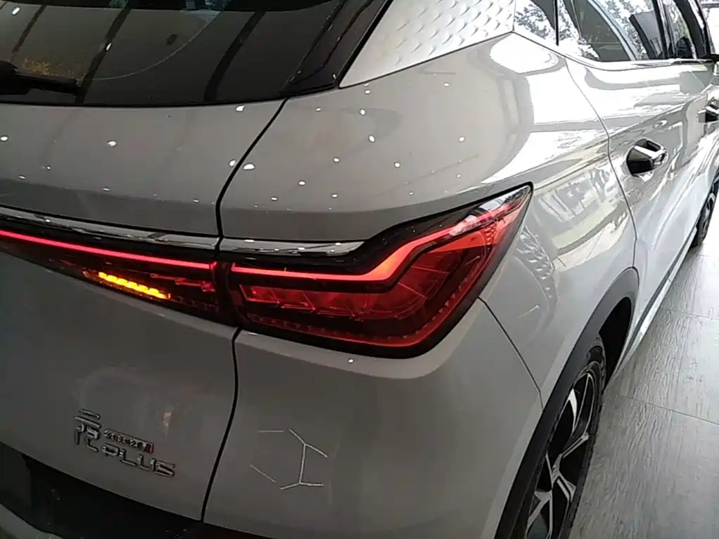 BYD Yuan Plus — миниатюра 8