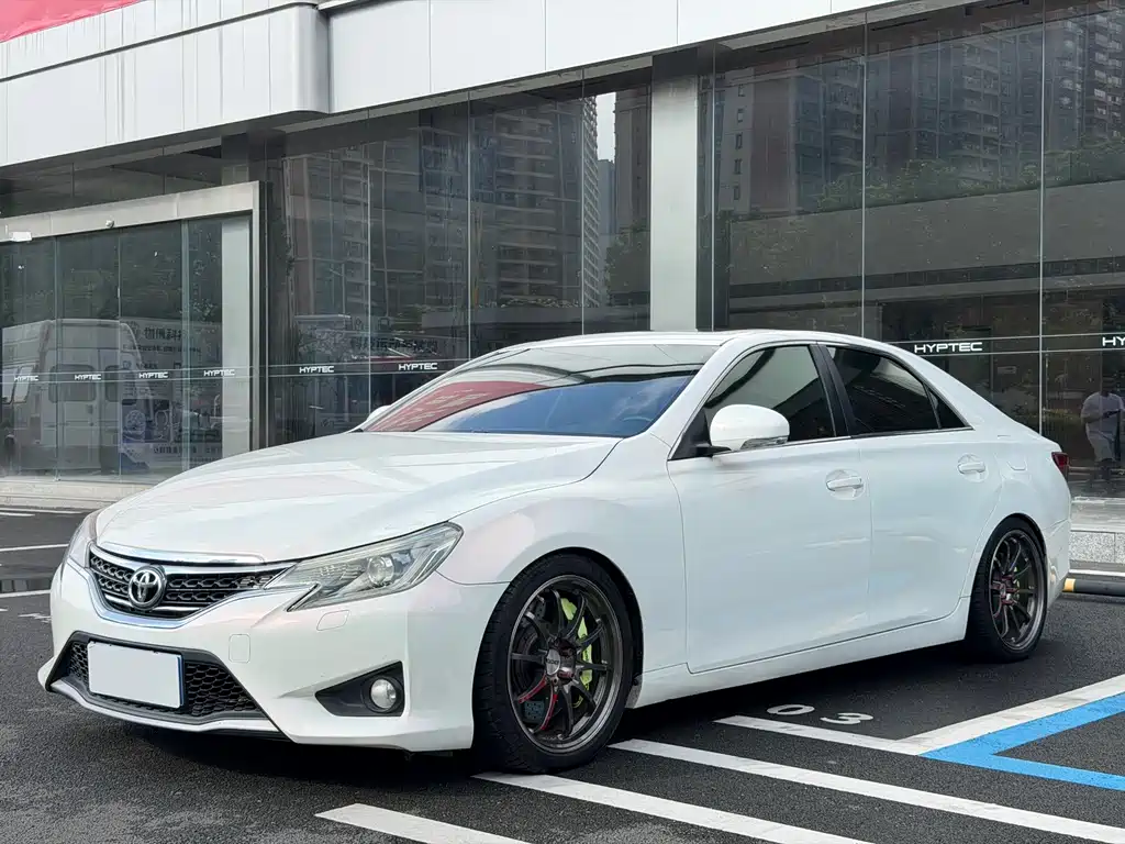 Toyota Reiz