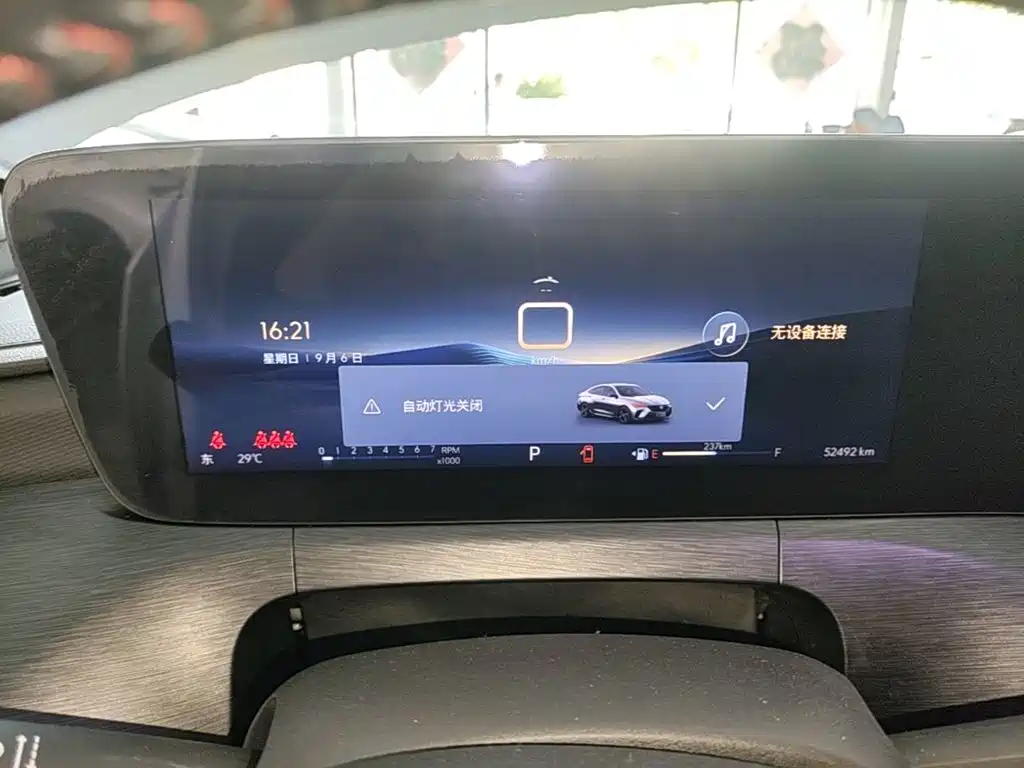 Buick Verano — миниатюра 12
