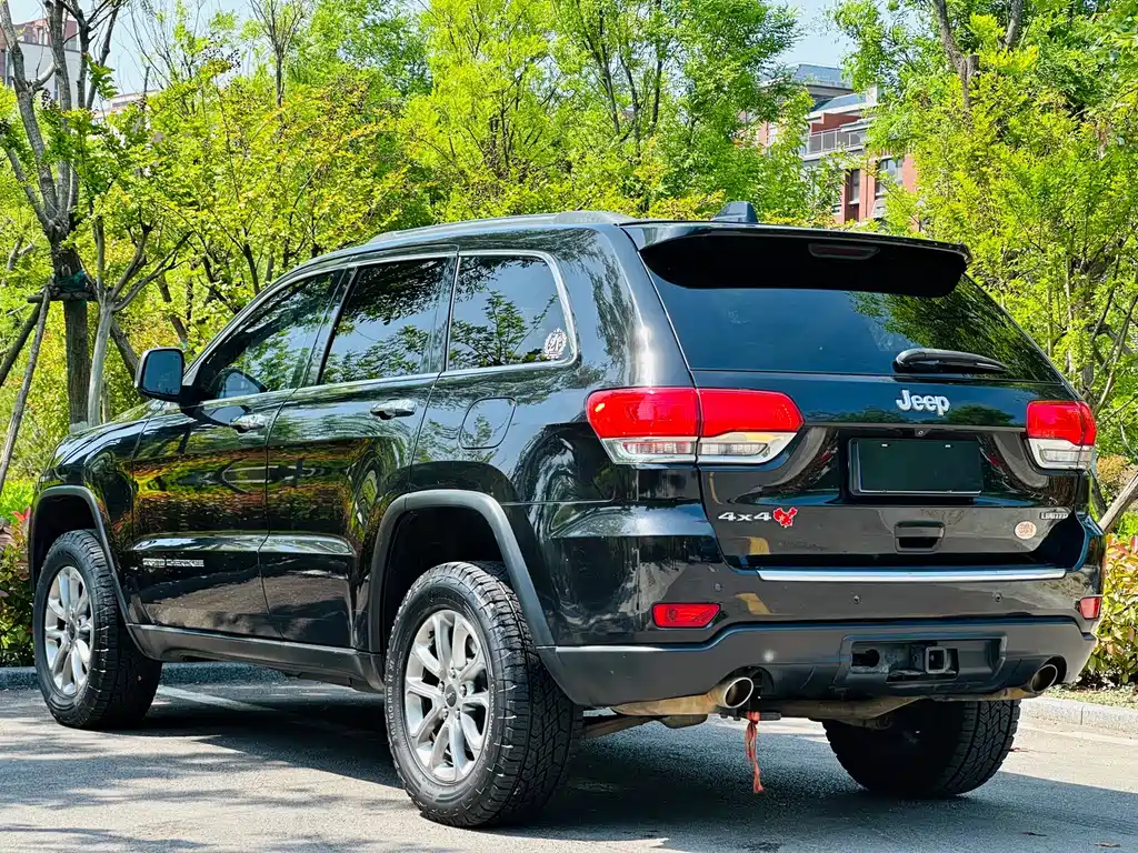 Jeep Grand Cherokee (Import) — миниатюра 15