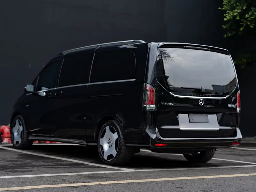 Mercedes-Benz V-Class — миниатюра 16