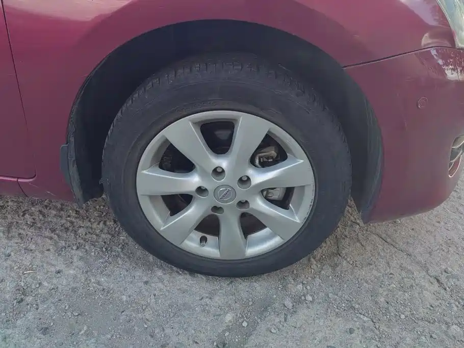 Nissan Tiida — миниатюра 6