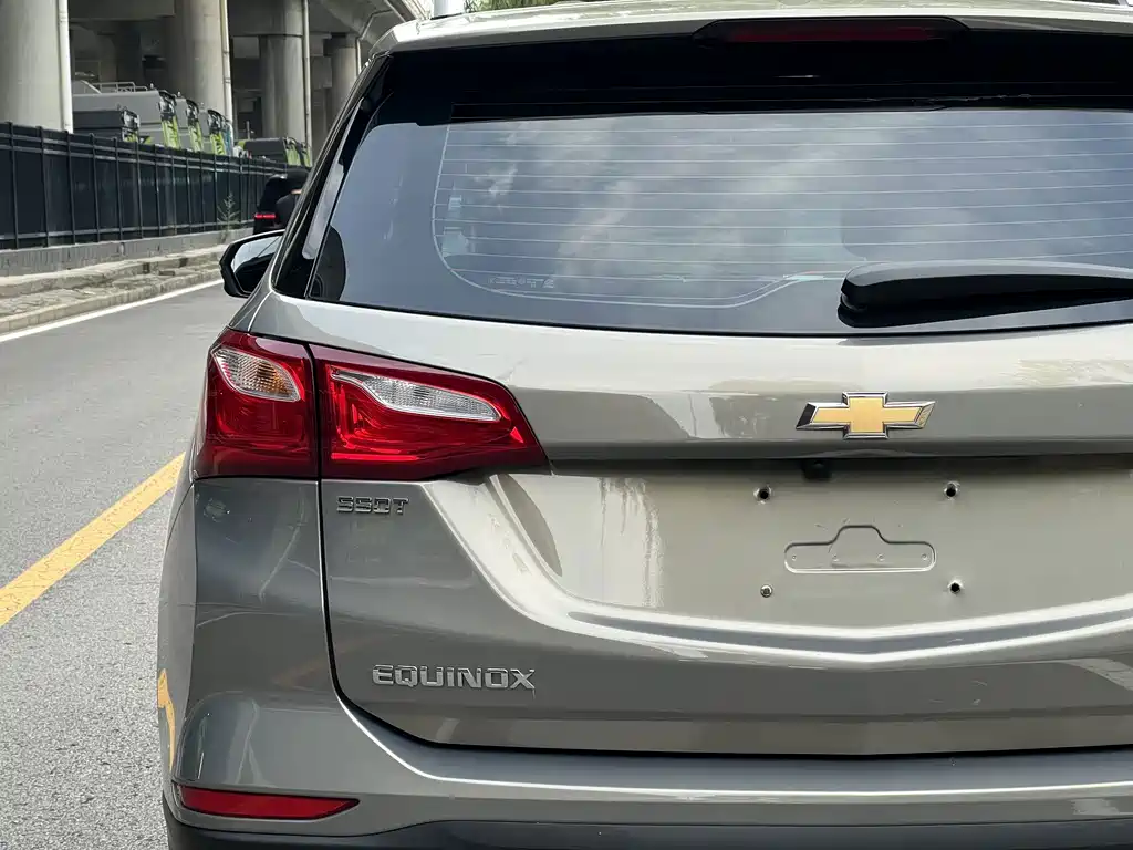 Chevrolet Equinox — миниатюра 14