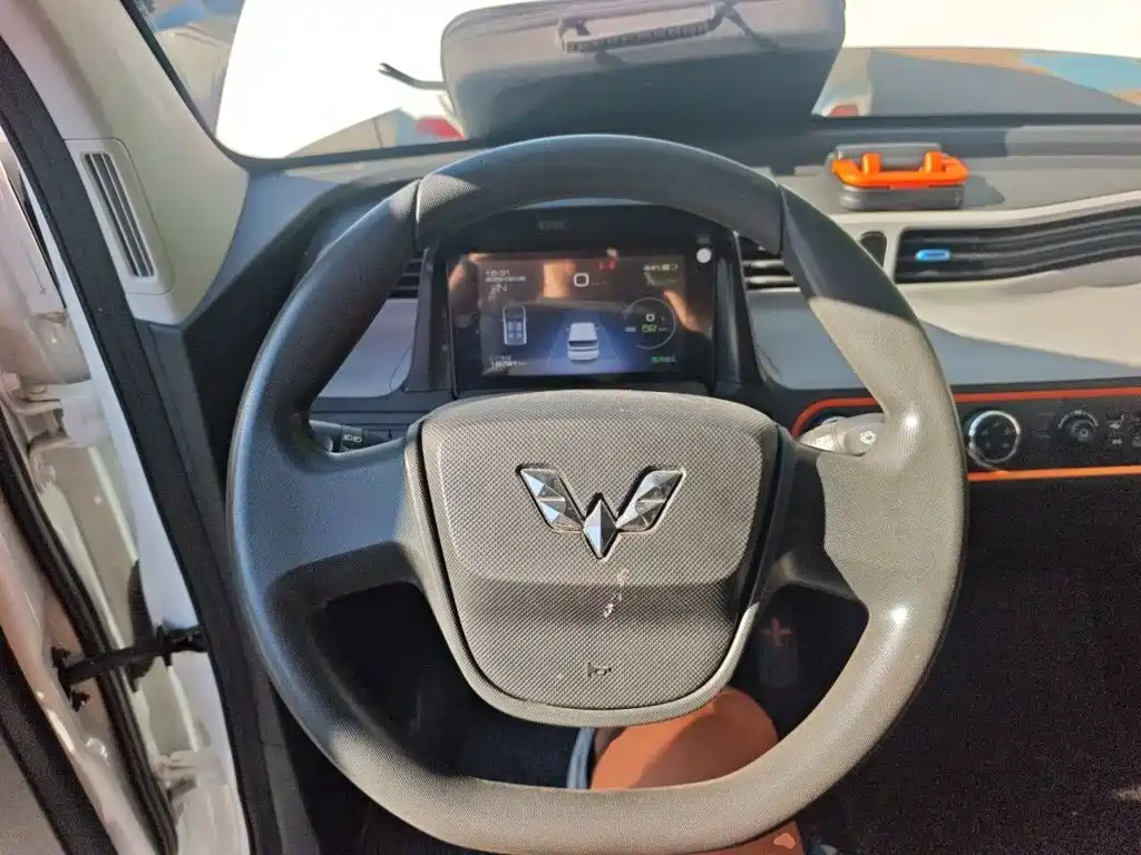 Wuling MINIEV — миниатюра 6
