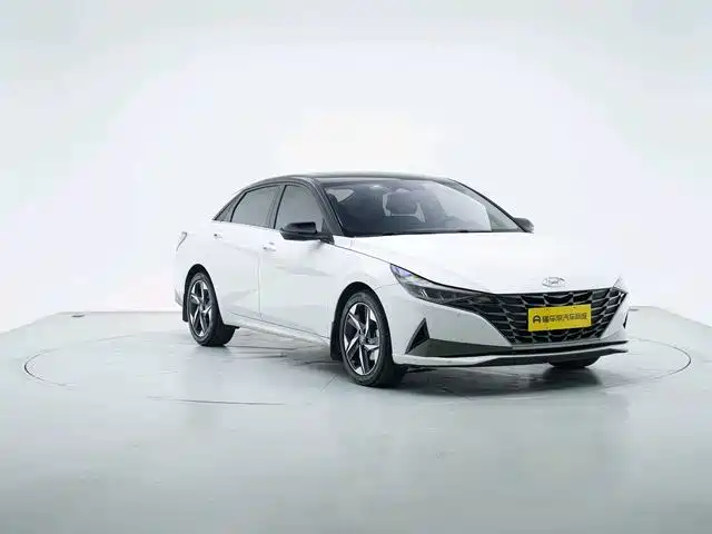 Hyundai Elantra — миниатюра 8