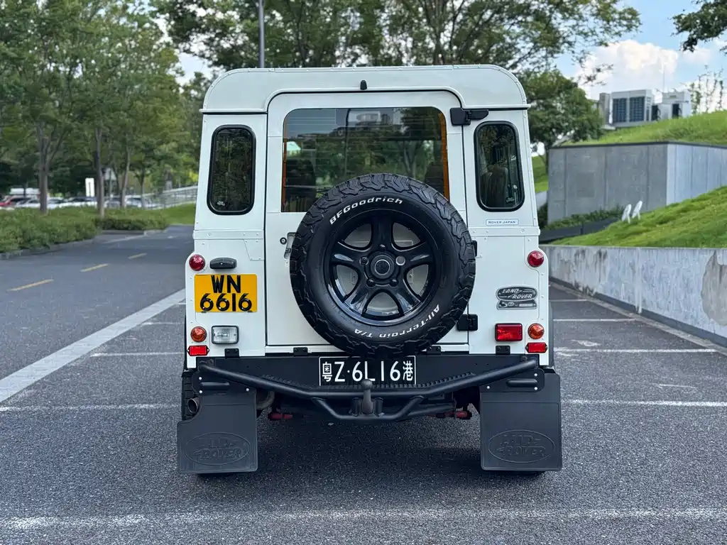 Land Rover Defender — миниатюра 5