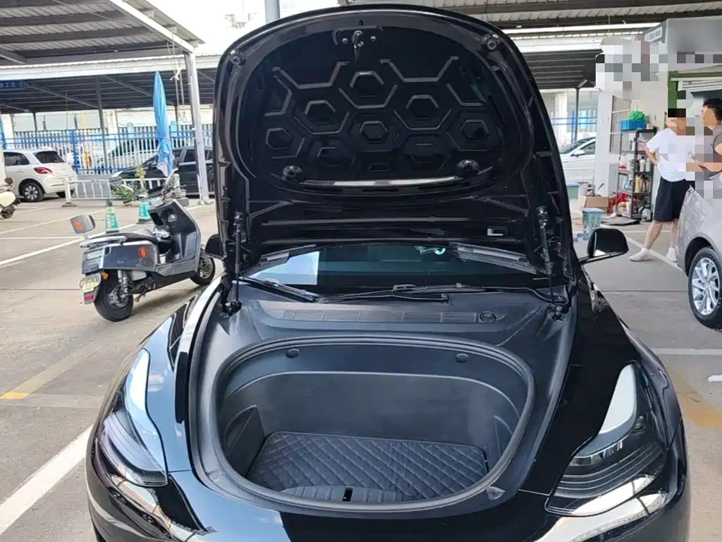 Tesla Model 3 — миниатюра 20