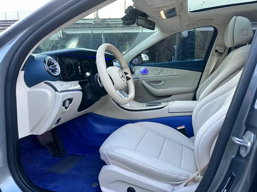 Mercedes-Benz E-Class — миниатюра 12