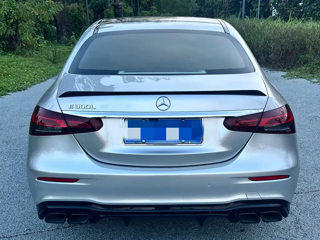 Mercedes-Benz E-Class — миниатюра 5
