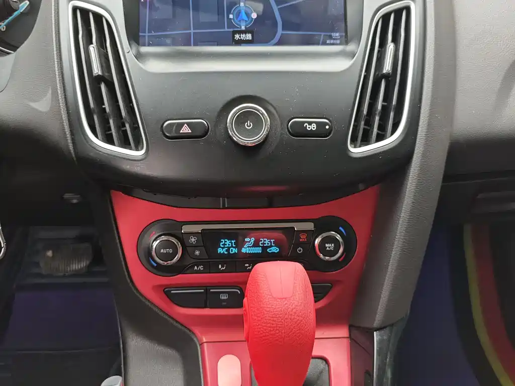Ford Focus 2012 2.0L AT Luxury Sport