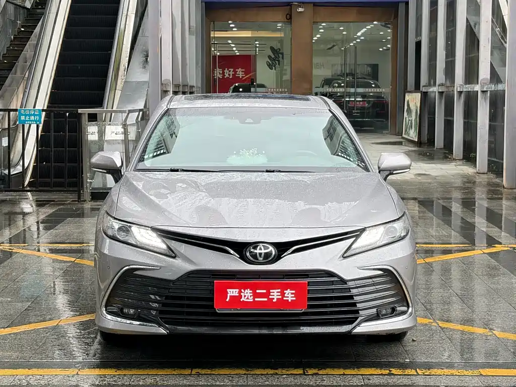 Toyota Camry — миниатюра 2