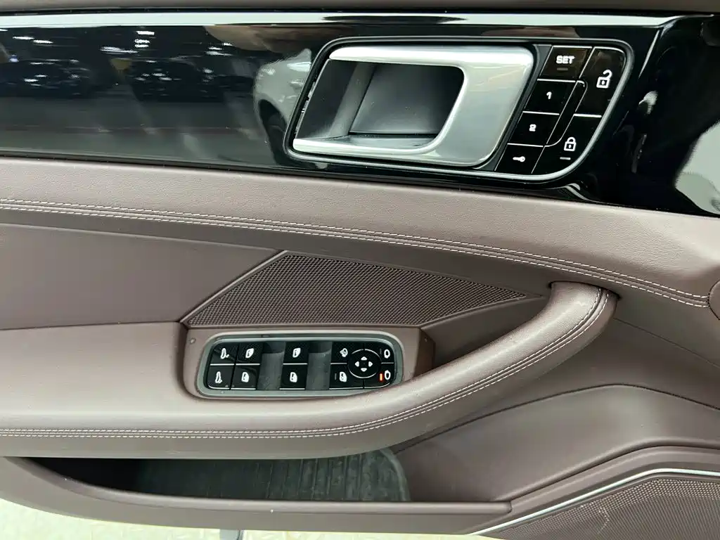 Porsche Panamera — миниатюра 17