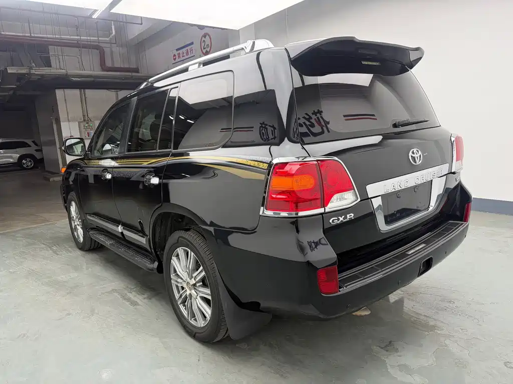 Toyota Land Cruiser — миниатюра 6