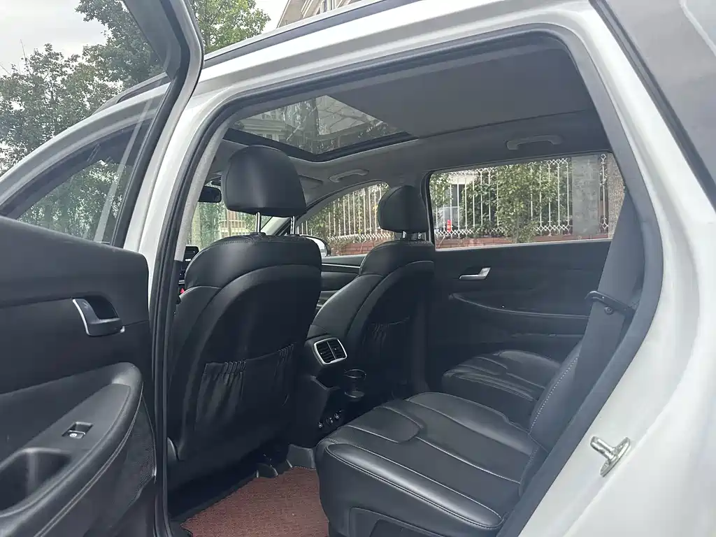 Hyundai Santa Fe — миниатюра 12