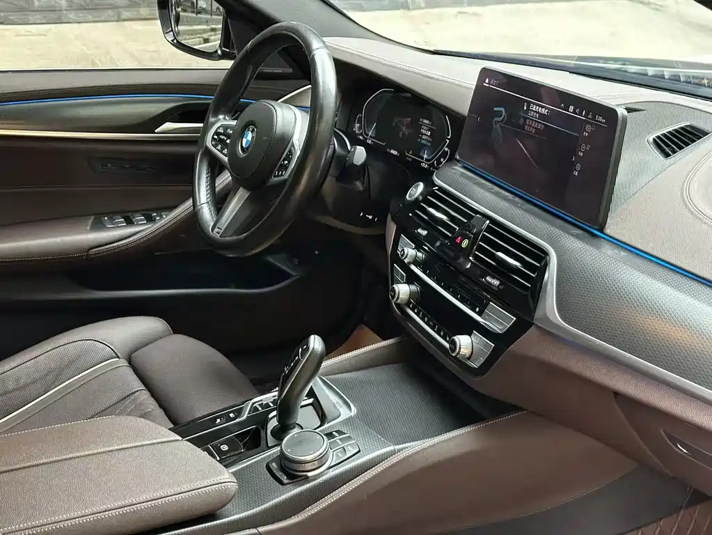 BMW 5 Series New Energy — миниатюра 15