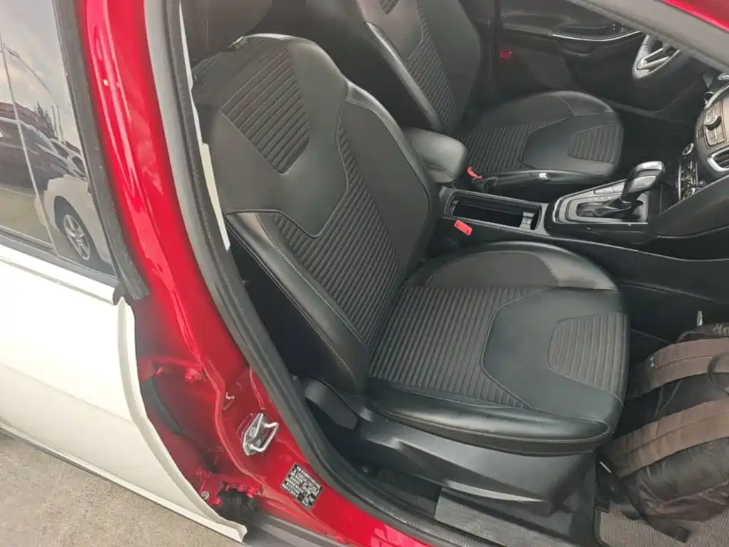 Ford Focus — миниатюра 25