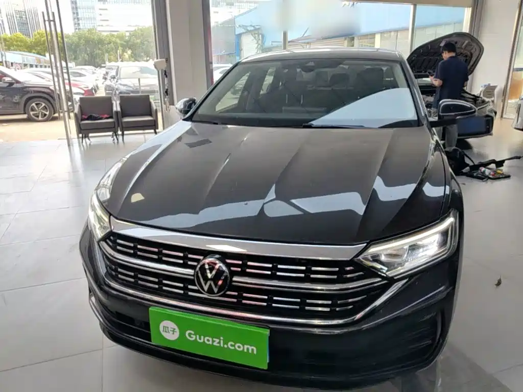 Volkswagen Sagitar — миниатюра 3