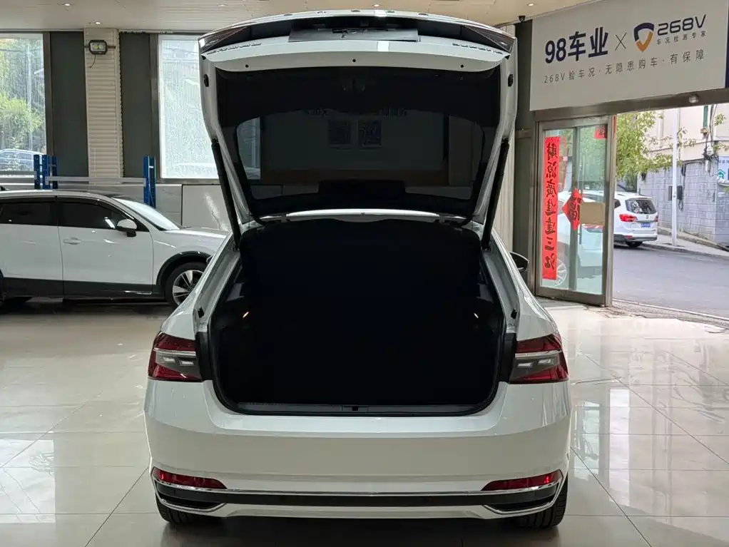 Skoda Superb — миниатюра 24