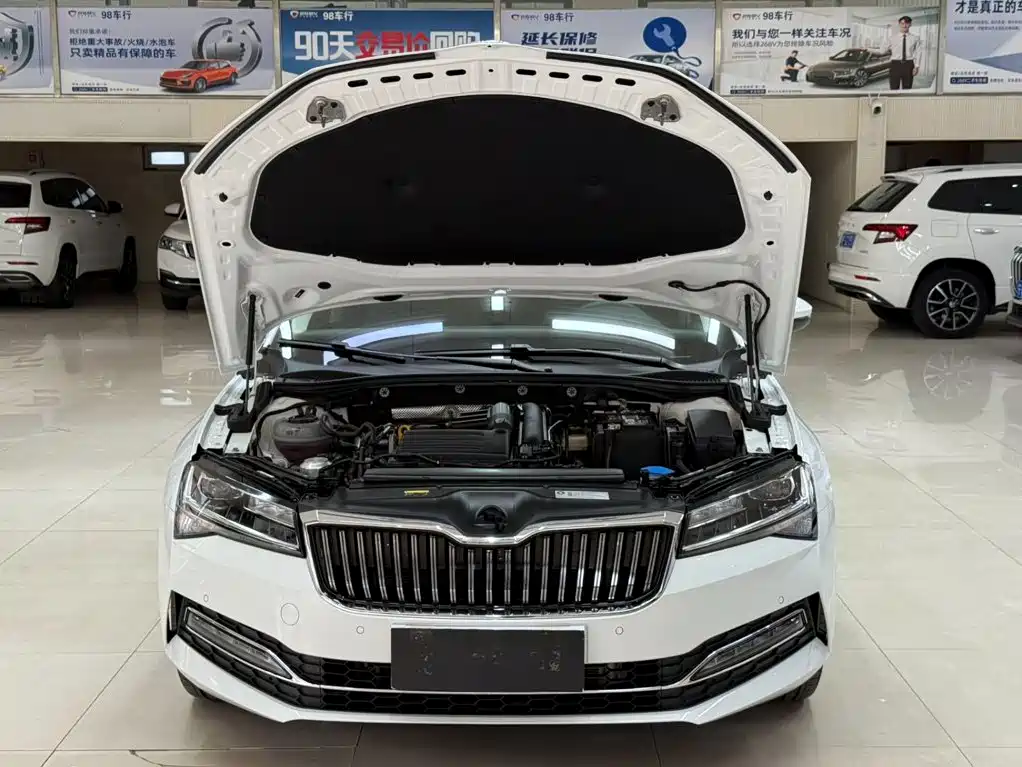 Skoda Superb — миниатюра 7