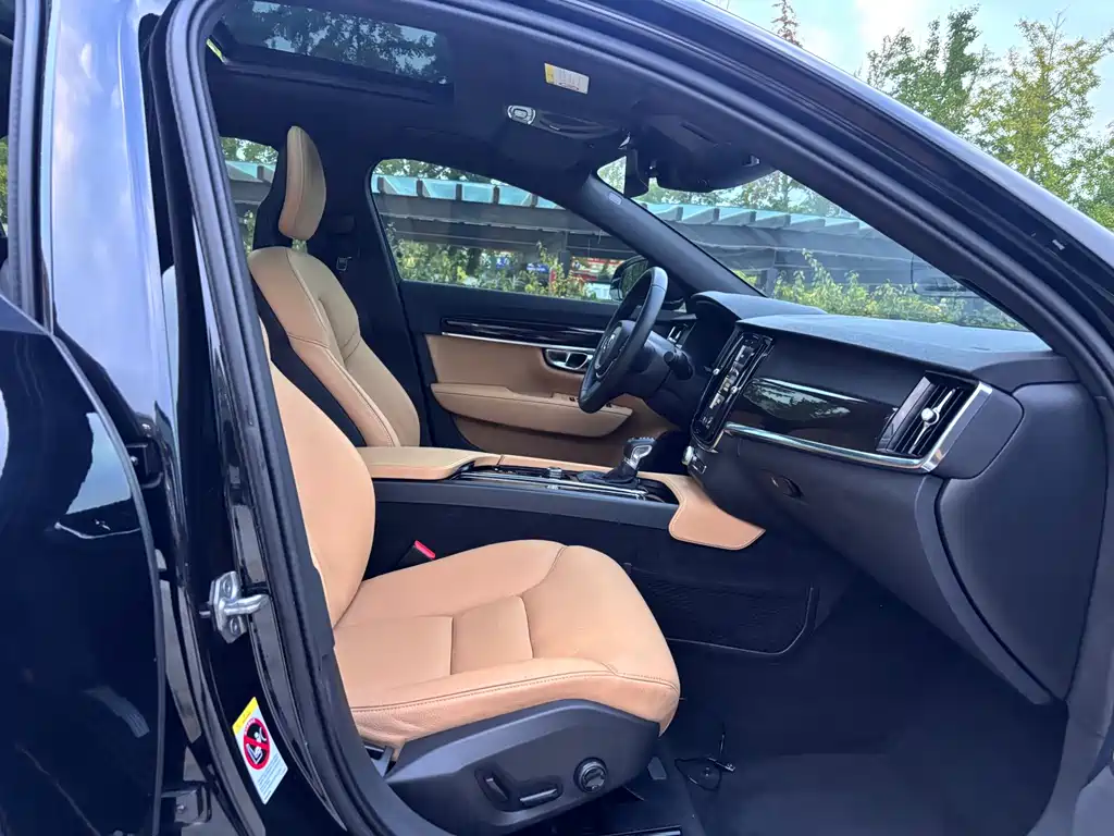 Volvo S90 — миниатюра 14