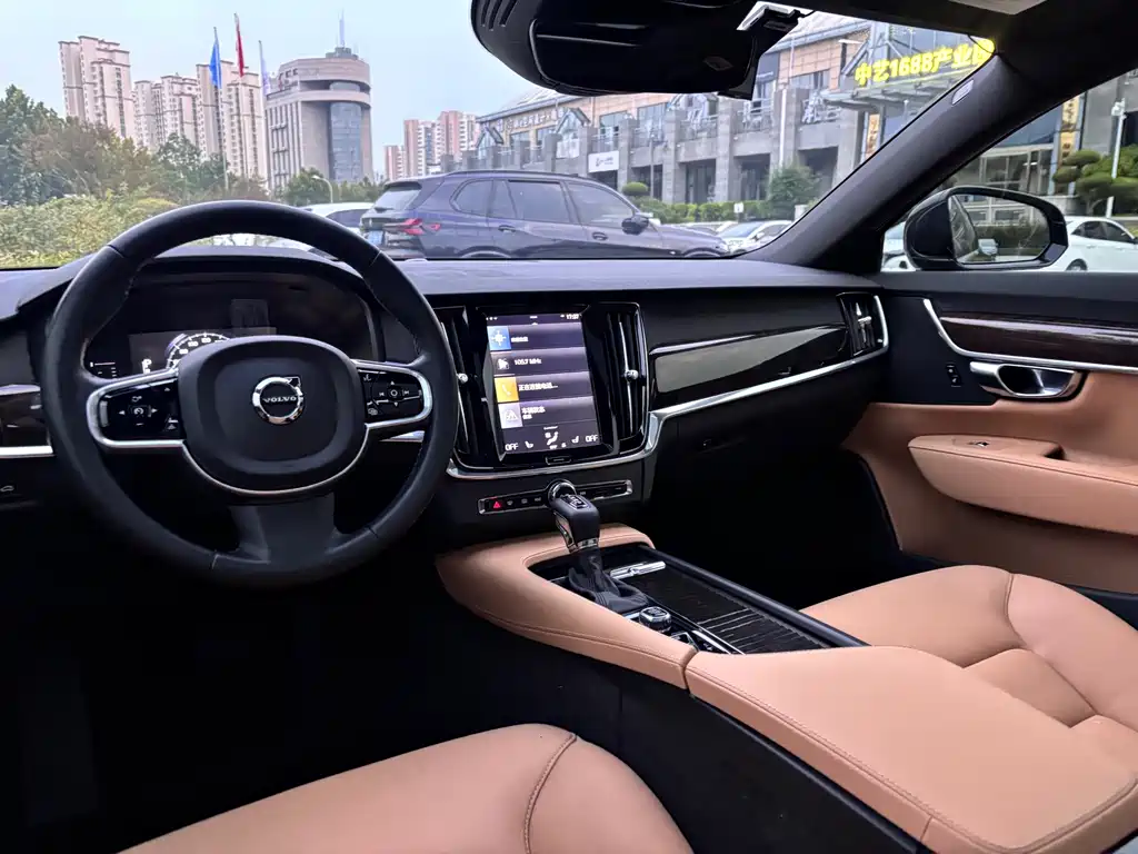 Volvo S90 — миниатюра 18