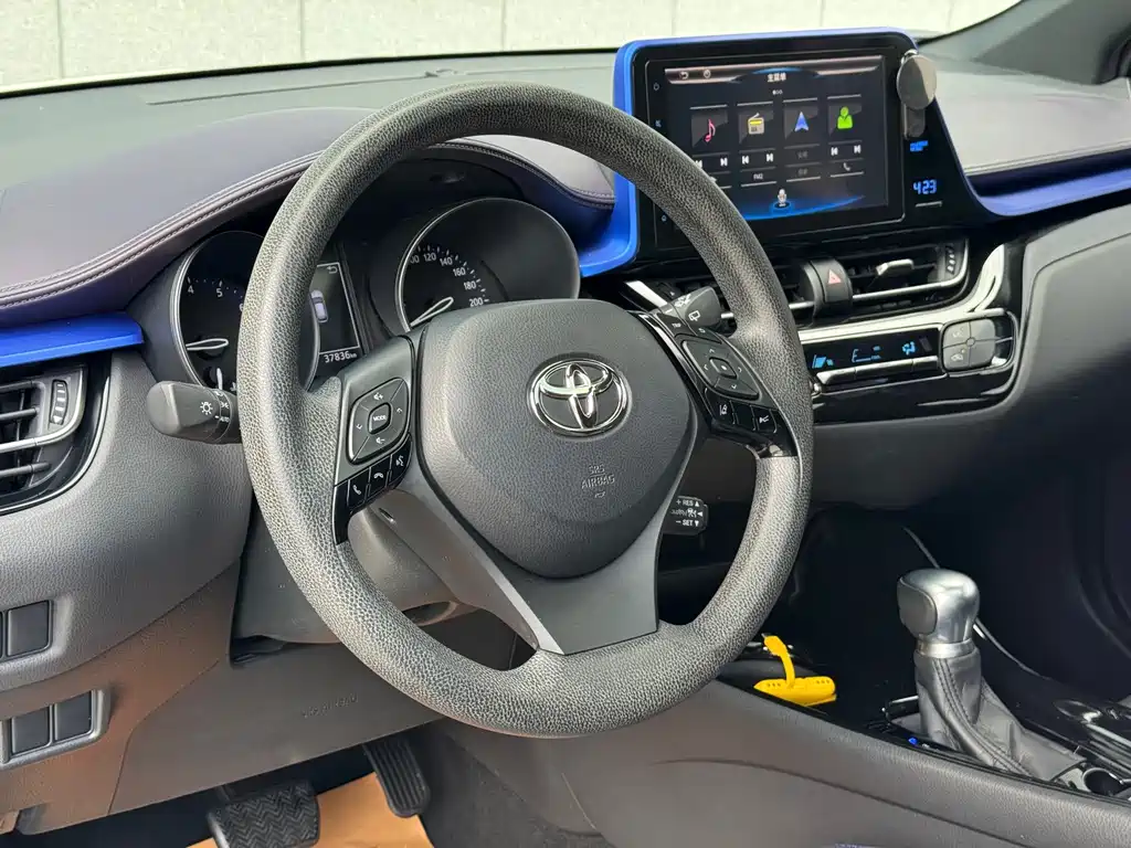 Toyota C-HR — миниатюра 8