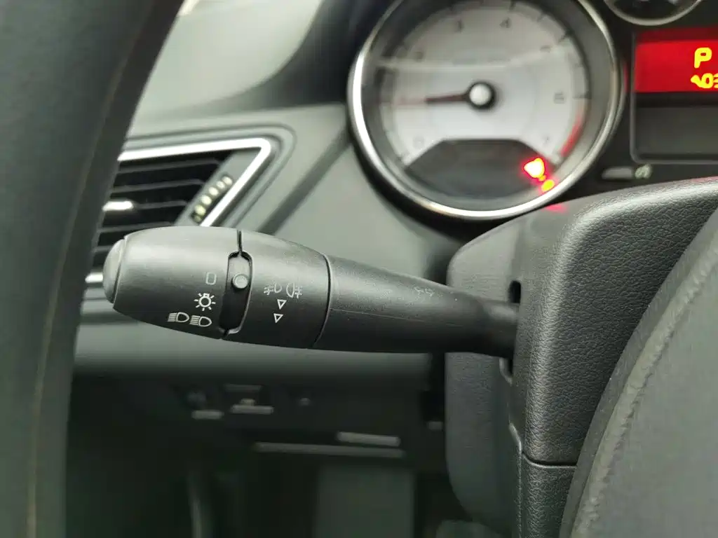 Peugeot 308 — миниатюра 21