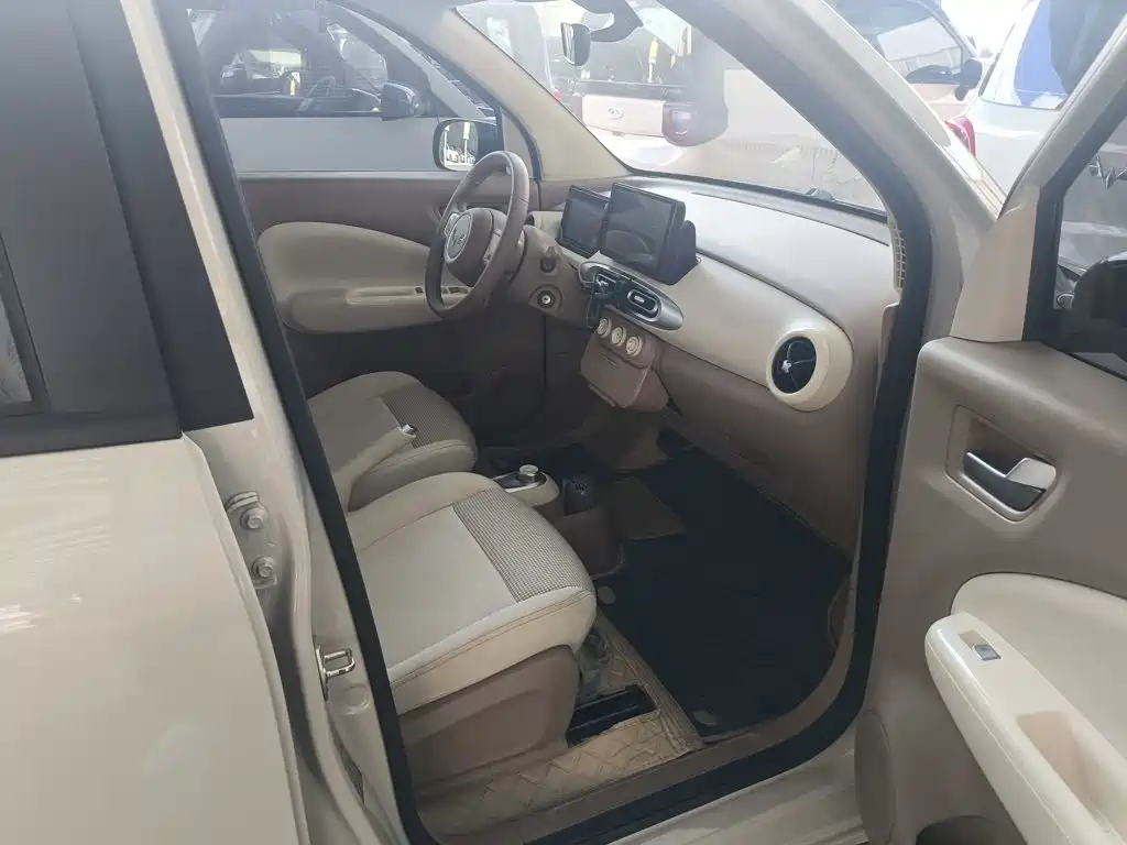 Wuling MINIEV — миниатюра 12