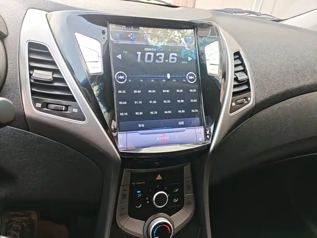 Hyundai Elantra Langdong — миниатюра 13