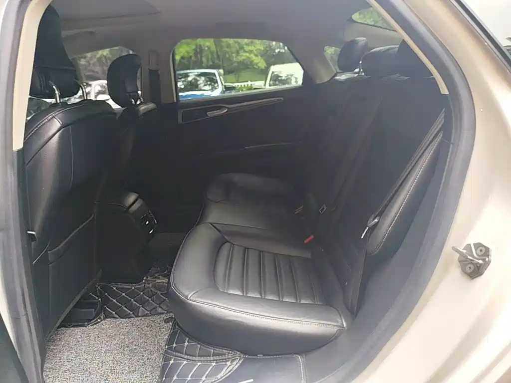 Ford Mondeo — миниатюра 17