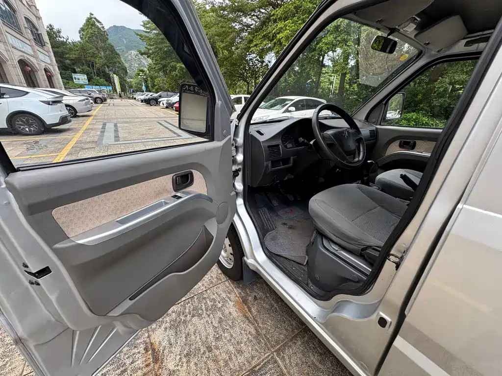 Wuling Rongguang Mini Truck — миниатюра 11