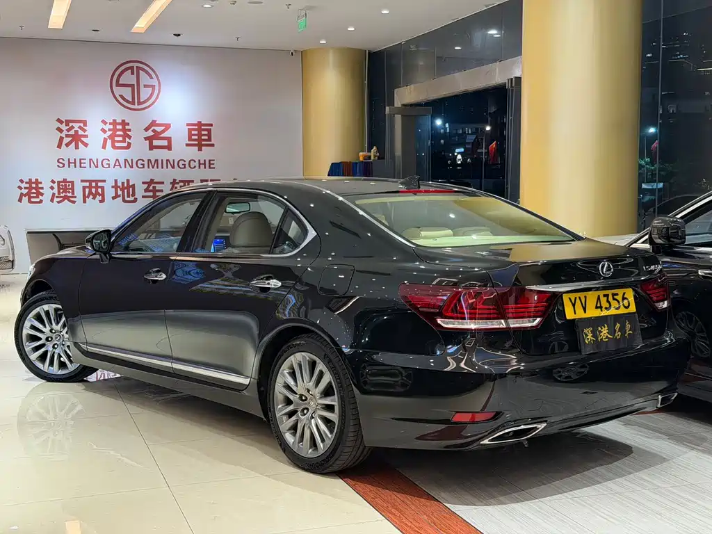 Lexus LS — миниатюра 5