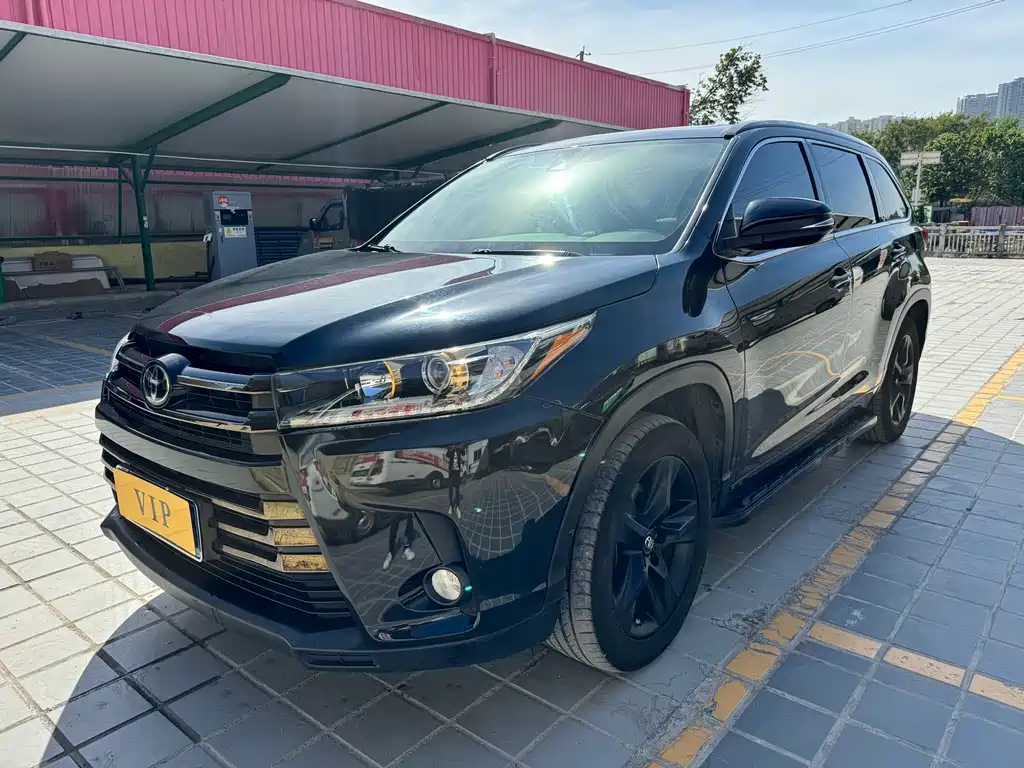 TOYOTA HIGHLANDER