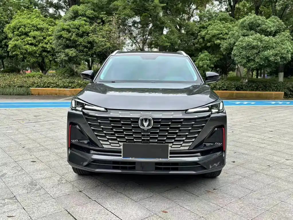 2022 Changan CS55 PLUS - zdjęcie 1 z 13
