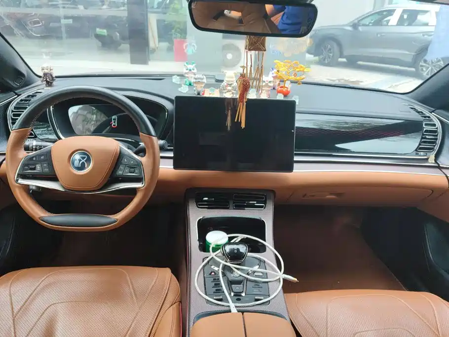 BYD Han — миниатюра 12