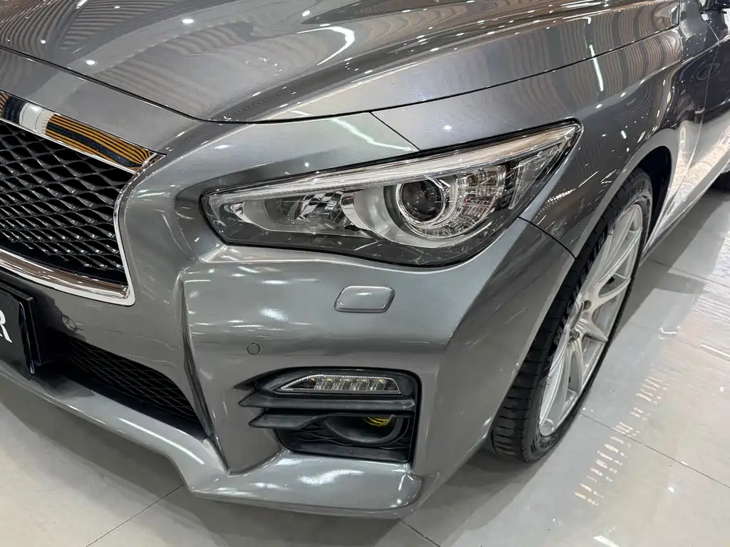 INFINITI Q50L