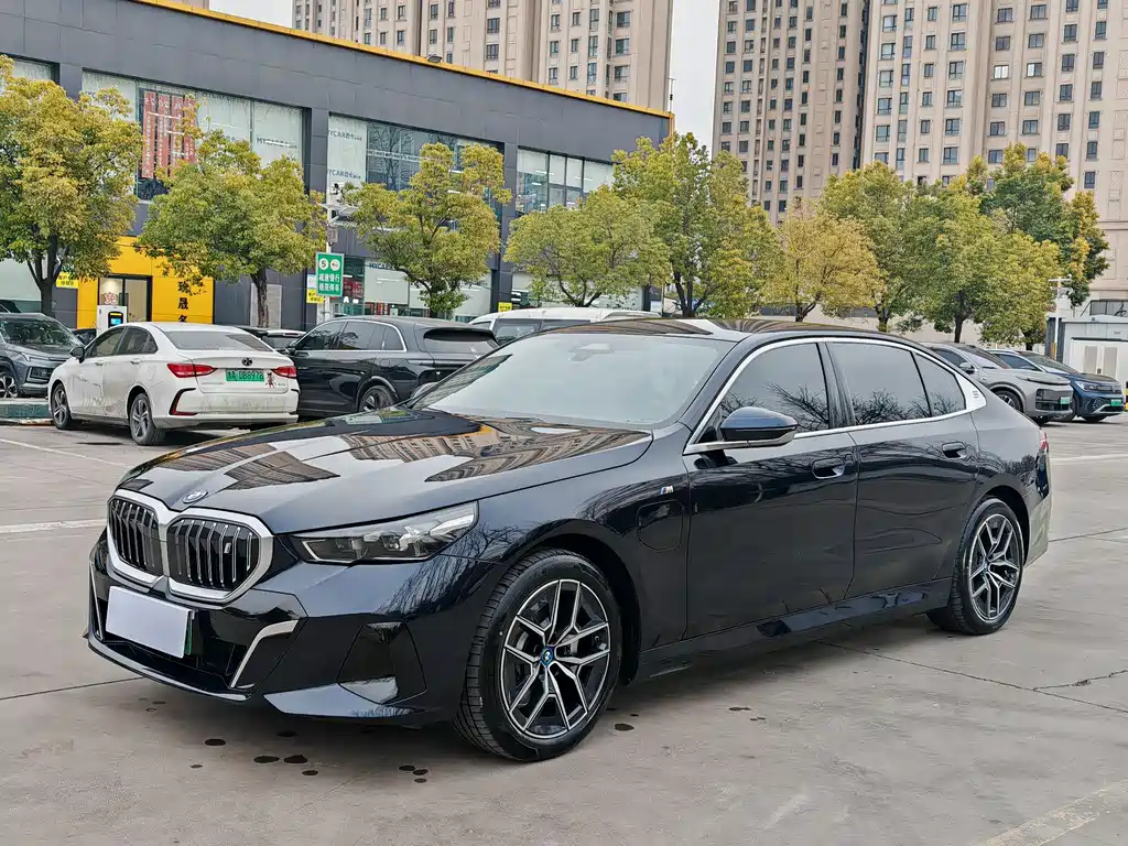 BMW I5
