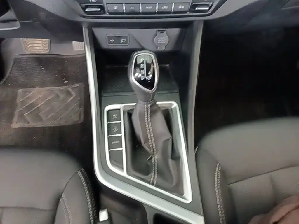 Geely Vision X3 — миниатюра 14