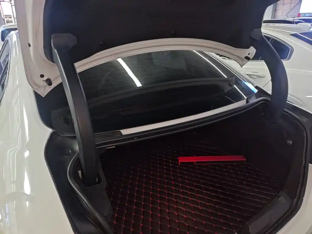 Jaguar XEL — миниатюра 19