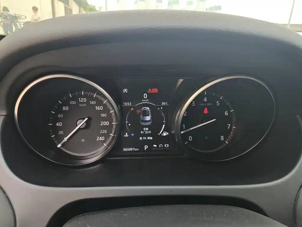 Land Rover Discovery Sport — миниатюра 8