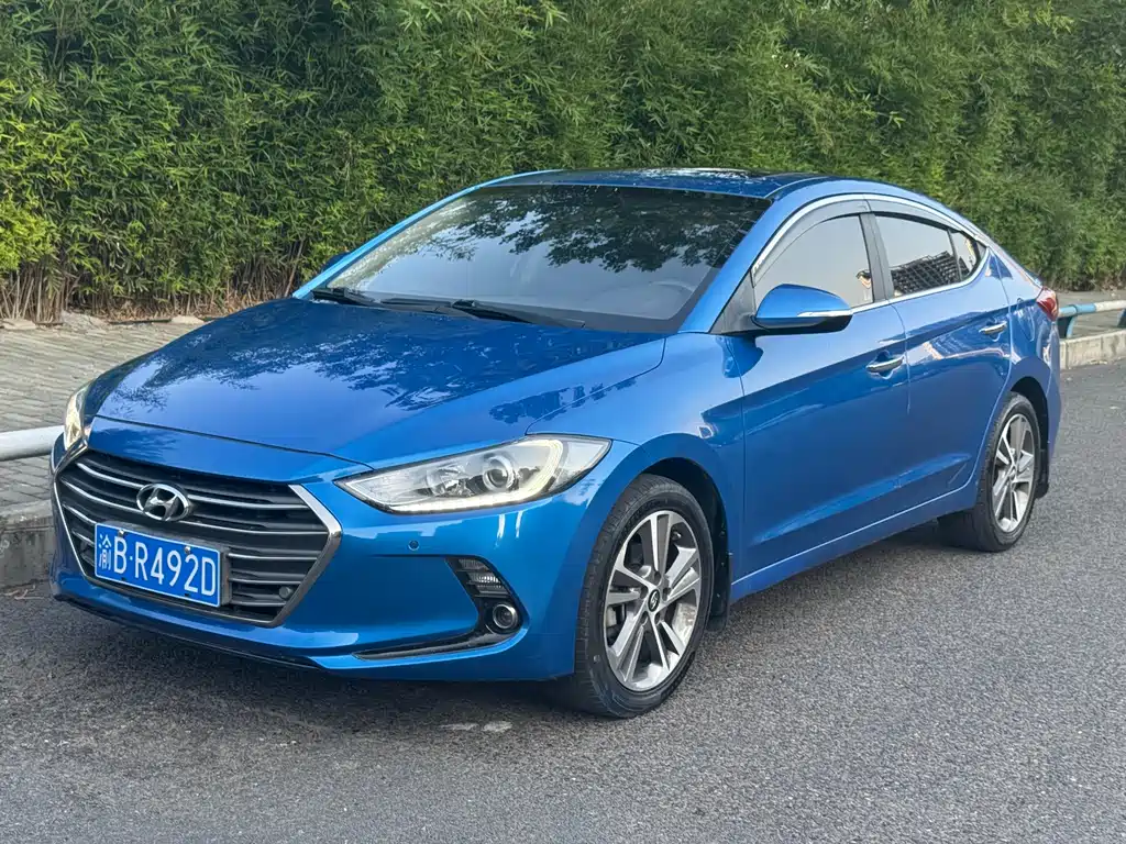 Купить Hyundai Elantra