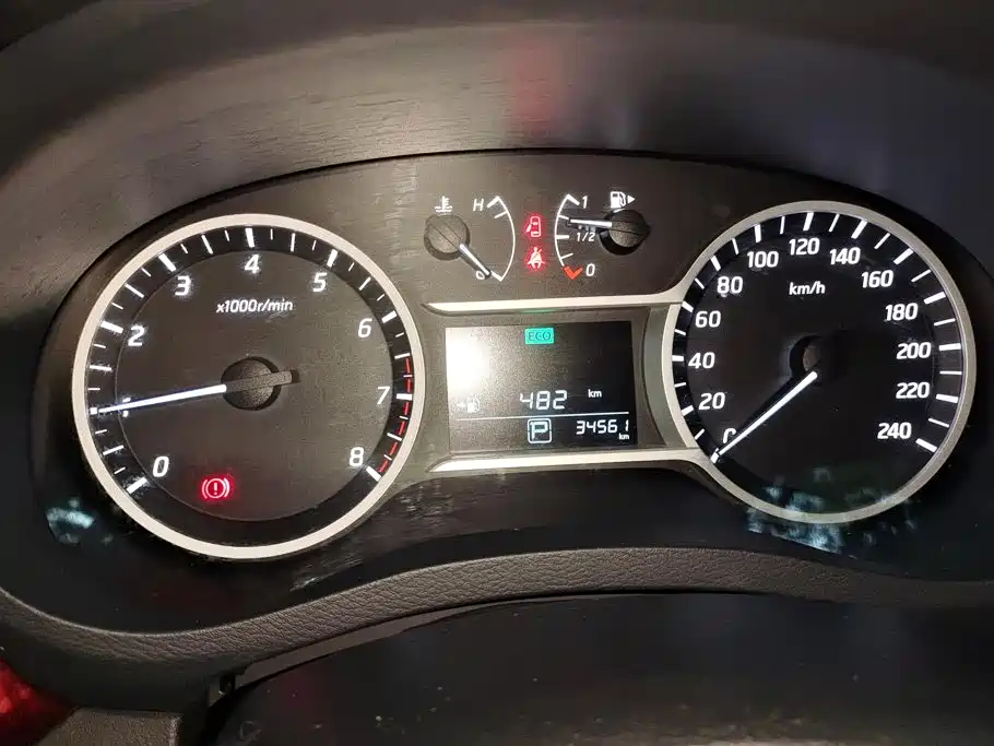 Nissan Bluebird — миниатюра 13