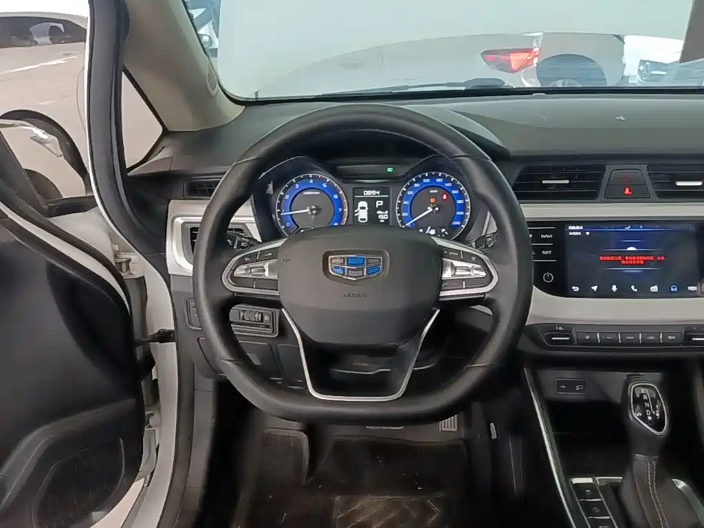Geely Vision X3 — миниатюра 11