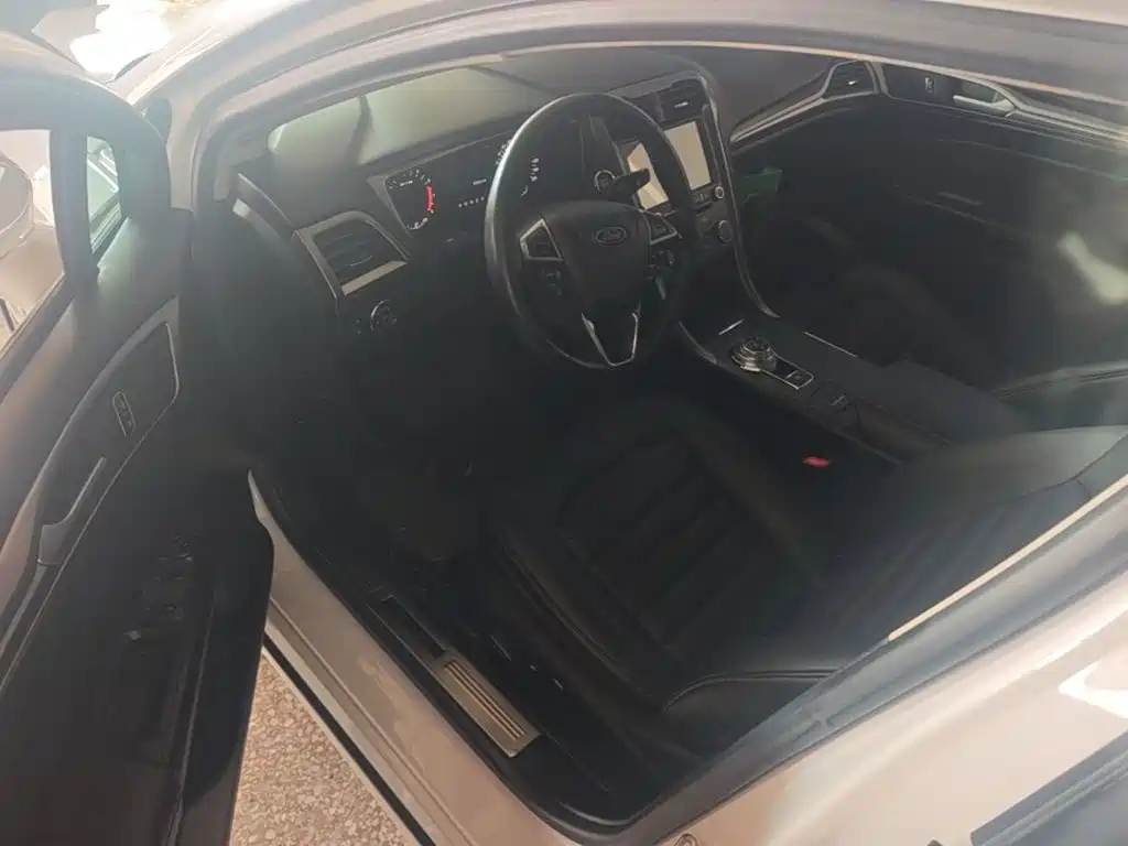 Ford Mondeo — миниатюра 16