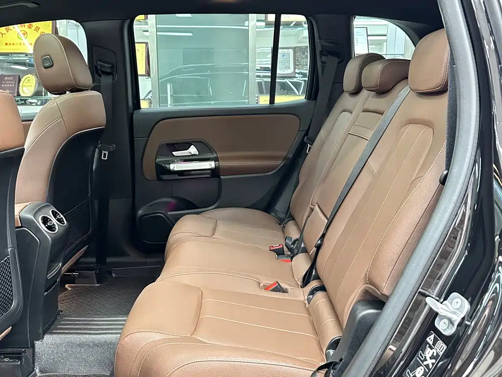 Mercedes-Benz GLB — миниатюра 8